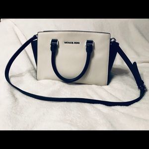 Michael Kors Selma Medium Leather Satchel